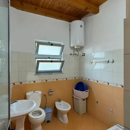 Bregdeti Guest house