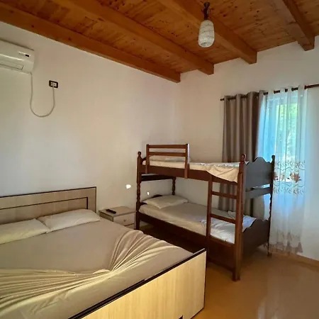 Bregdeti Guest house *